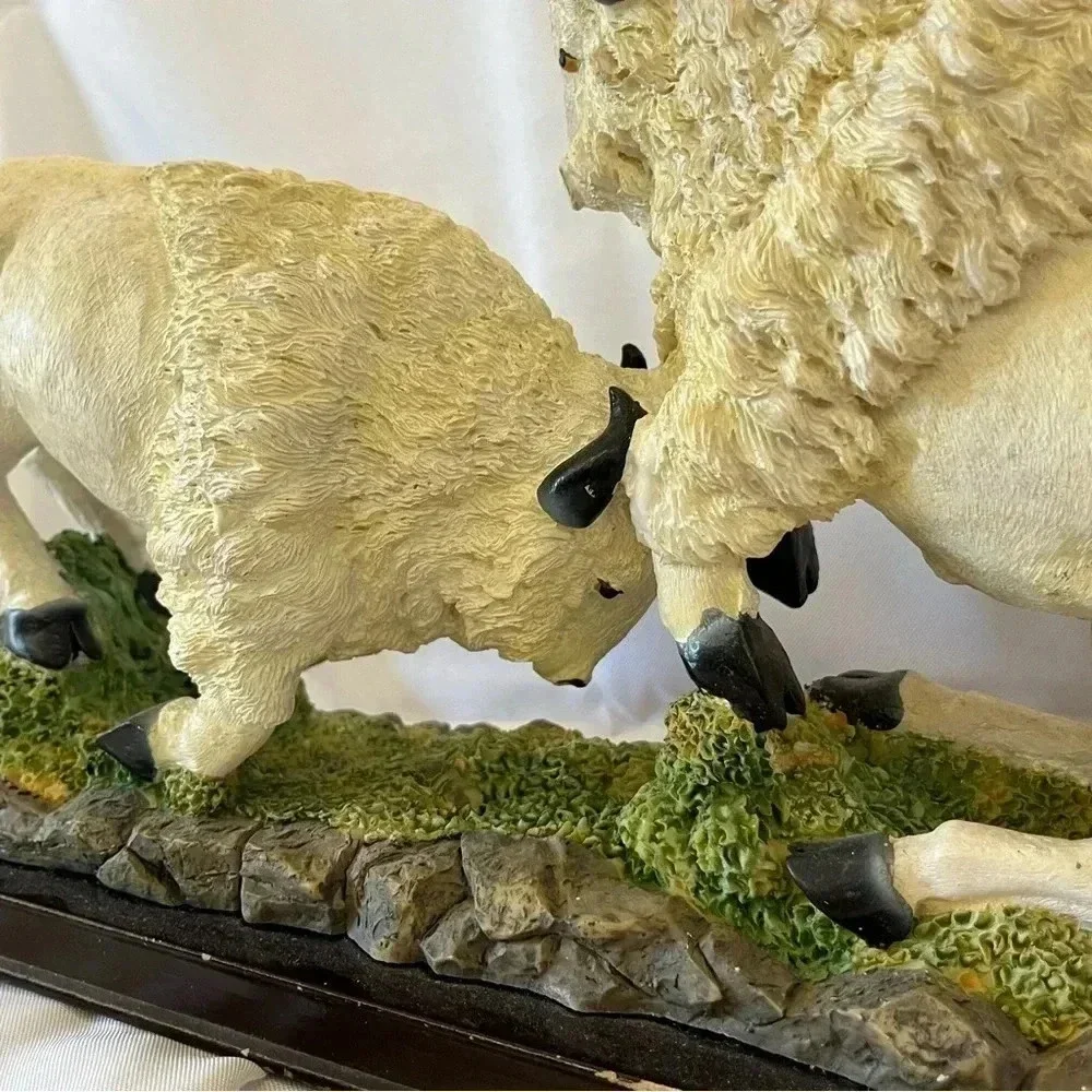 Vintage Number One Collection Fighting Bison Resin Statue - Picture 3 of 6